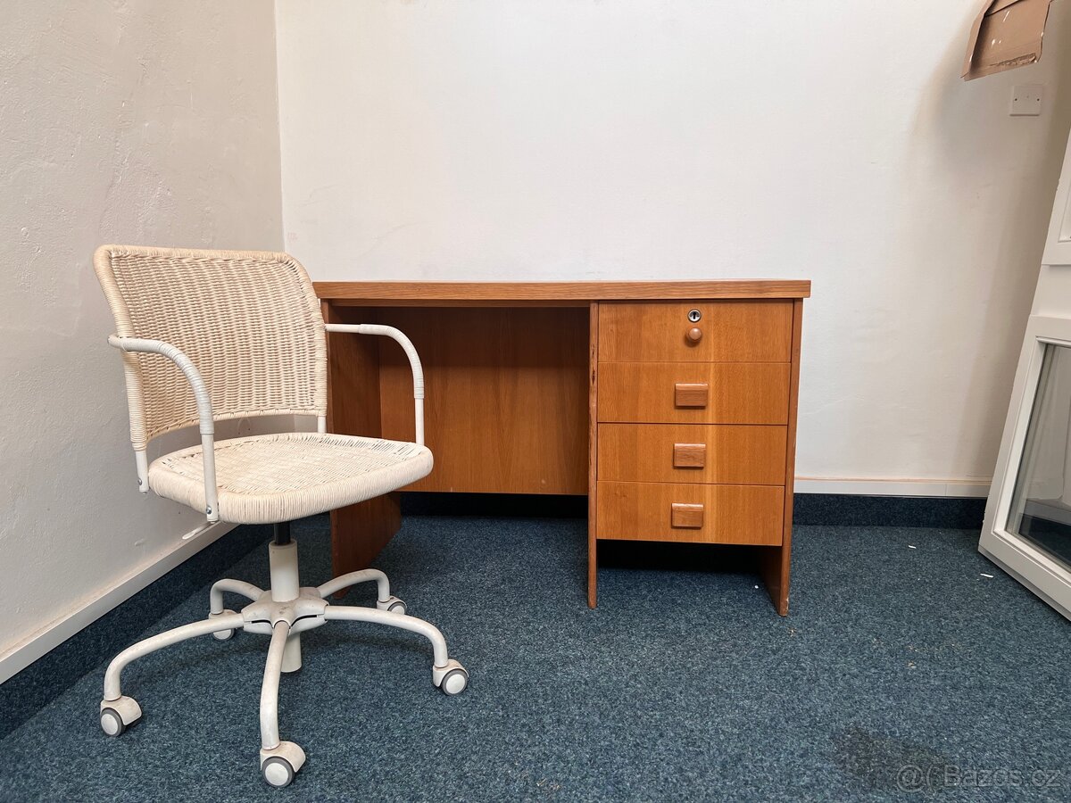 Dřevěný psací stůl s šuplíky + IKEA židle Gregor