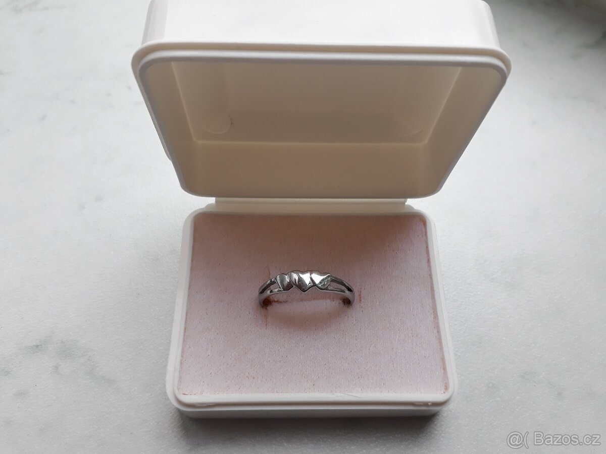 STYLE Prsten se třemi srdíčky, Stainless steel, NOVÝ
