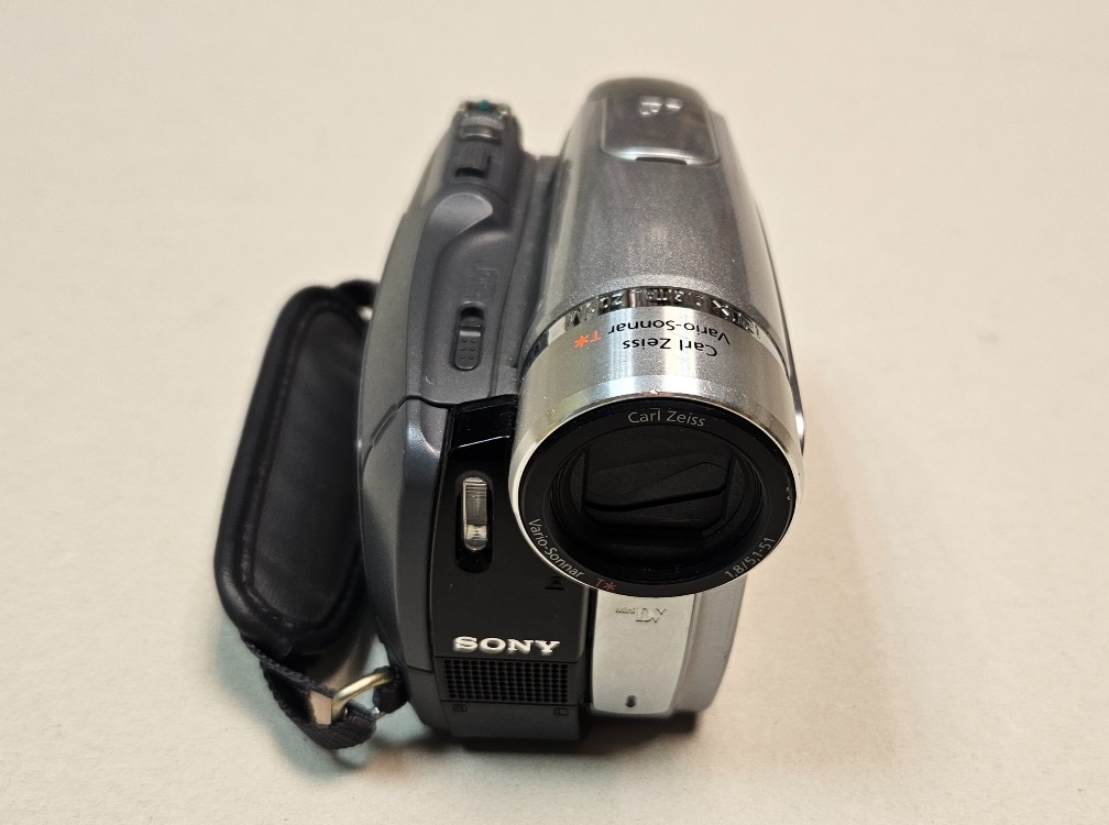 Prodám videokameru Sony DCR-HC96E