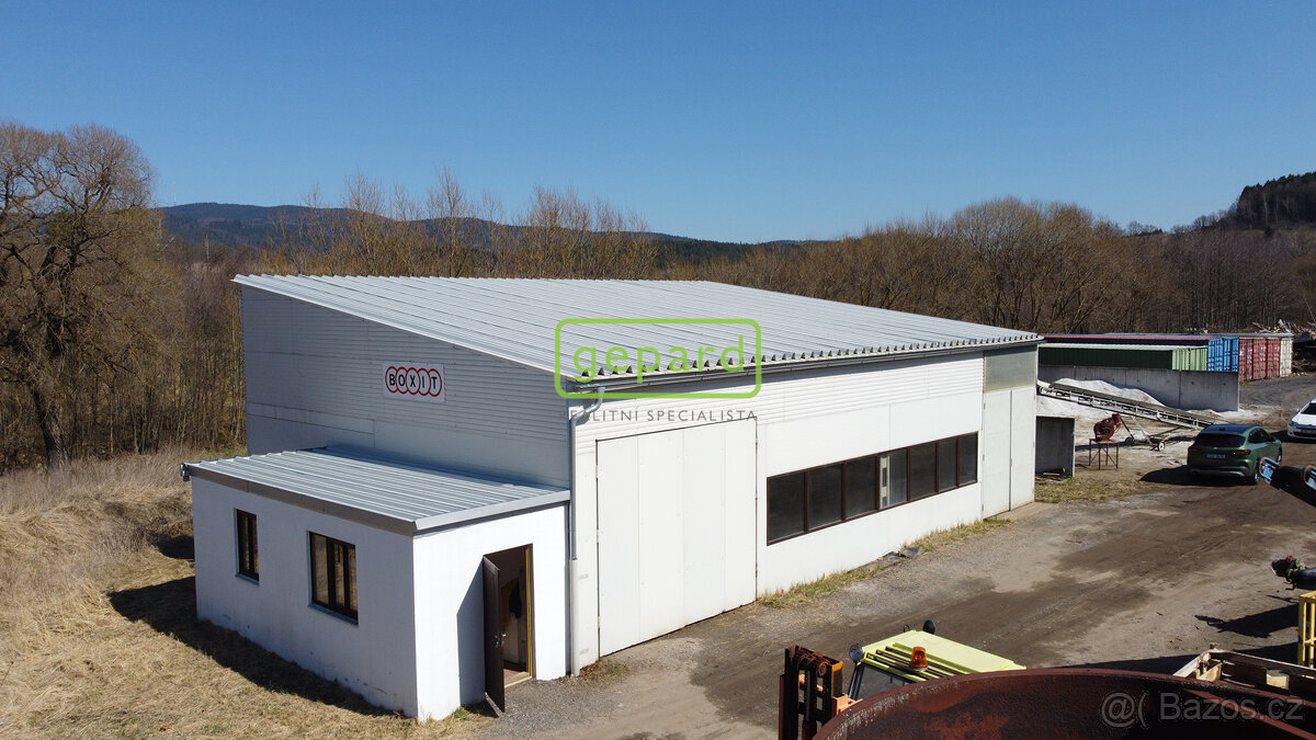 Skladovací a výrobní hala s pozemkem 2639m2 - Kájov