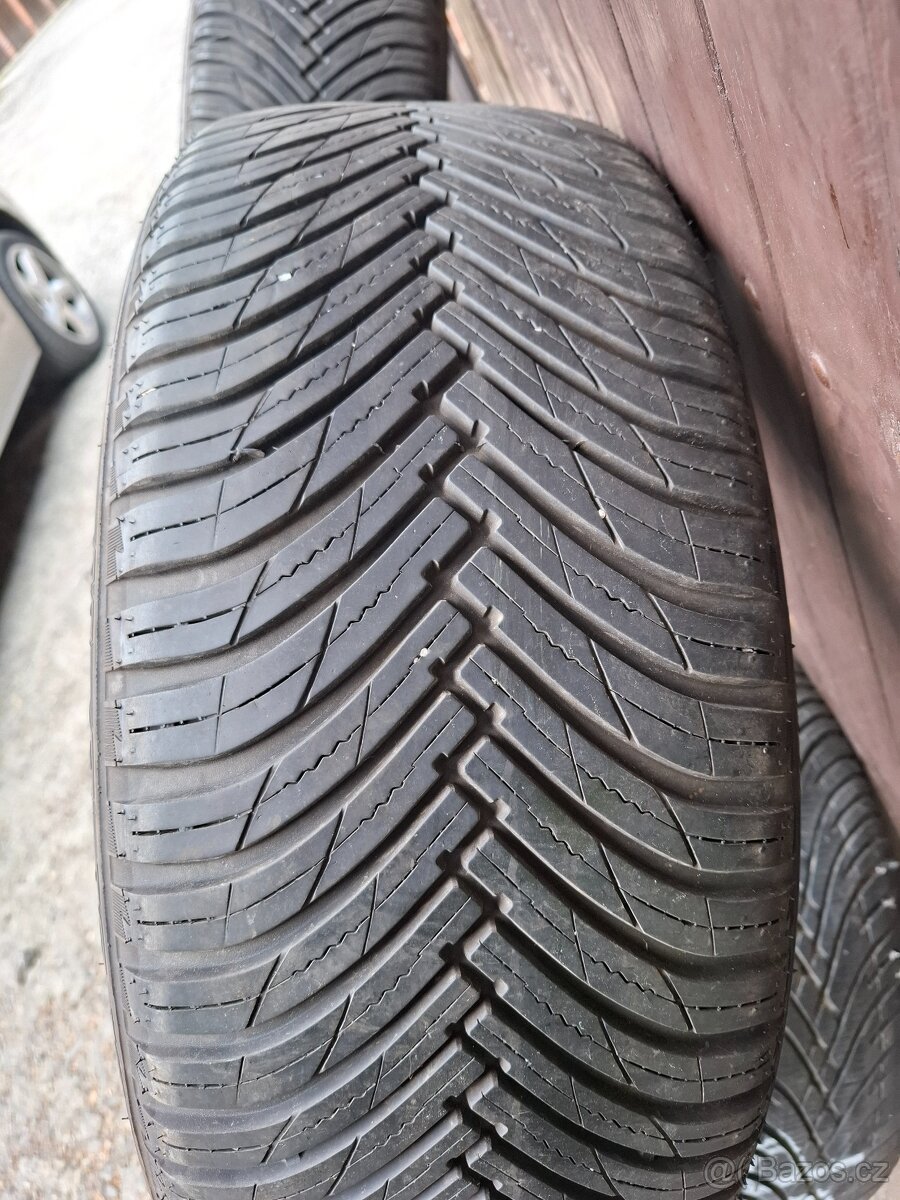 Celoroční pneu Maxxis Premitra 215/50R18 92W
