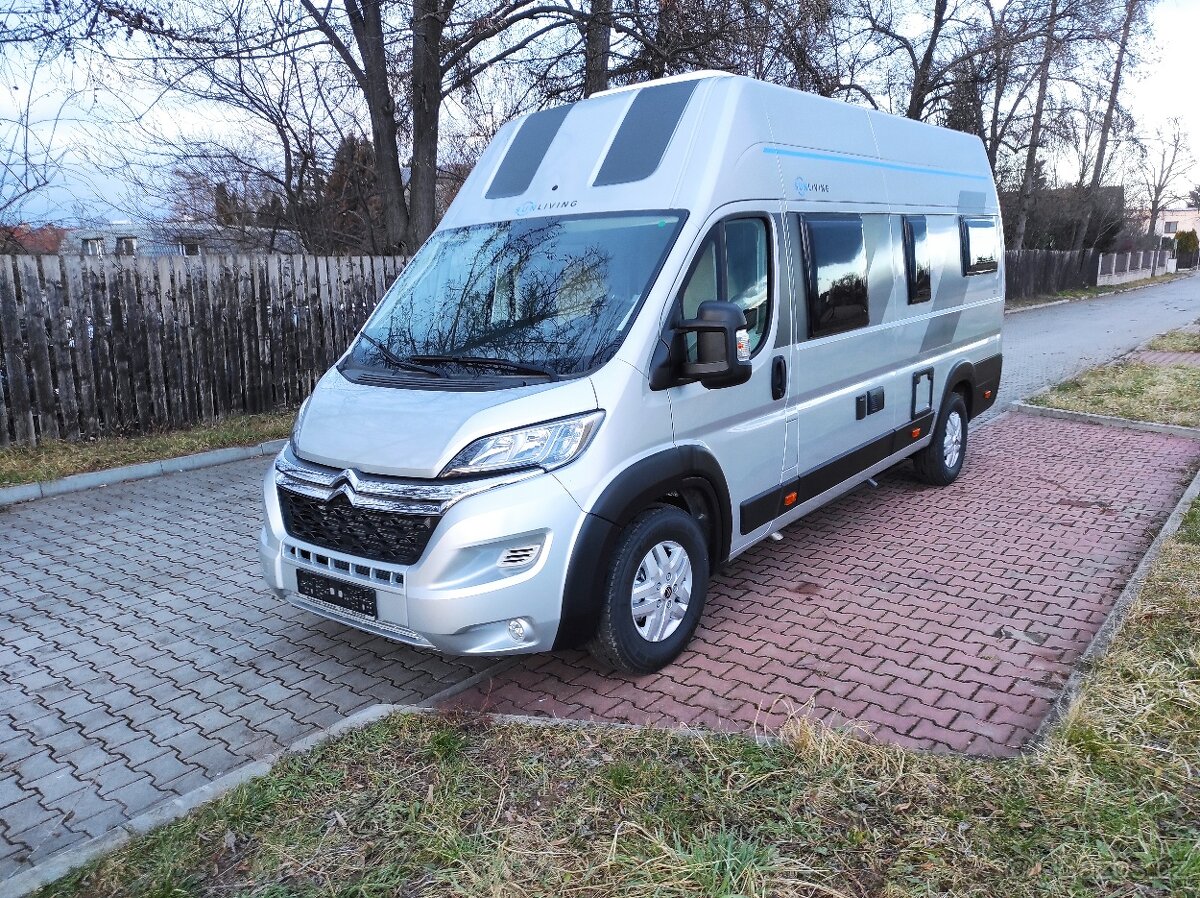 Sun Living V65XL Maxi -ADRIA solární panely