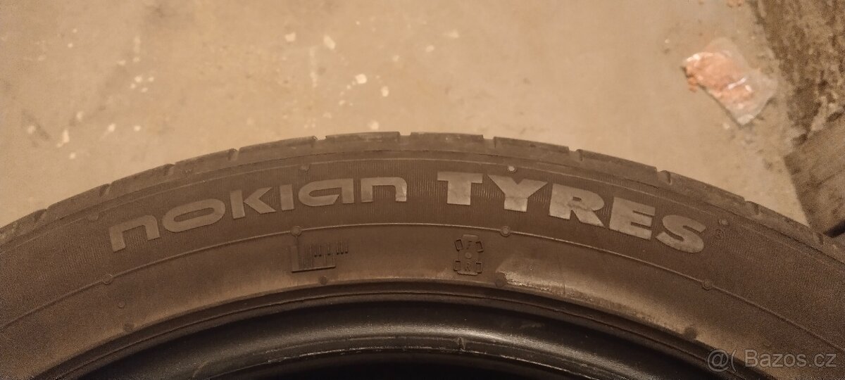 235/45/18 NOKIAN