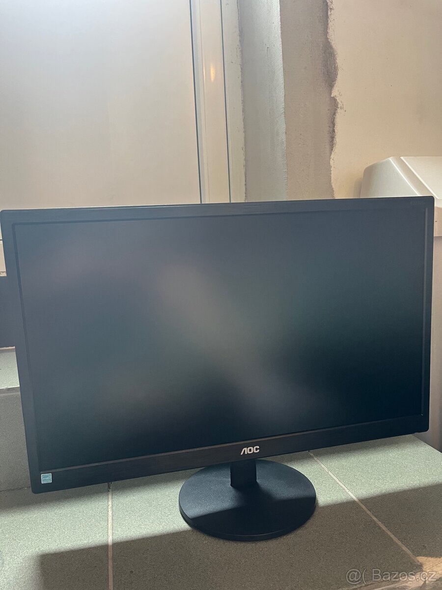 REZERVOVÁNO Monitor AOC 22”