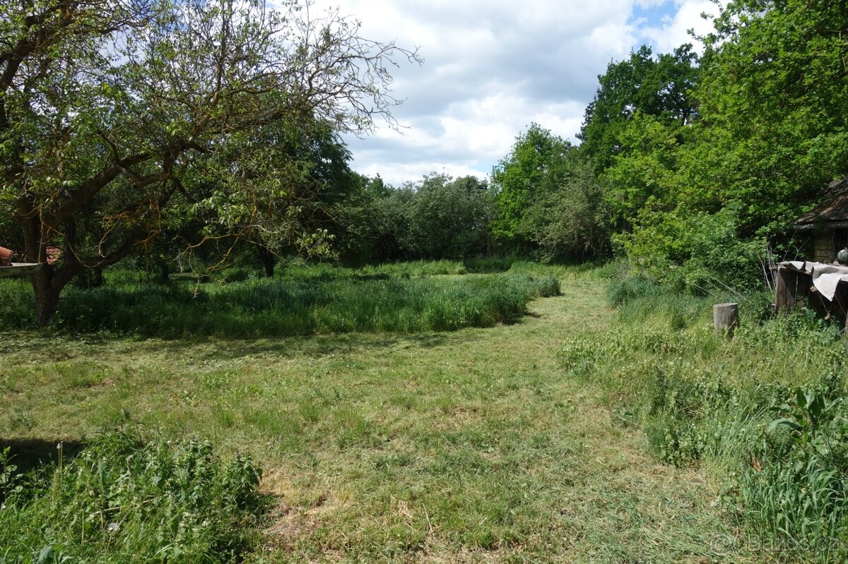 Prodej stavebního pozemku 3236 m2