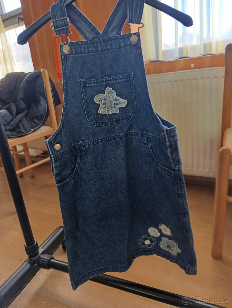 Sukně s laclem