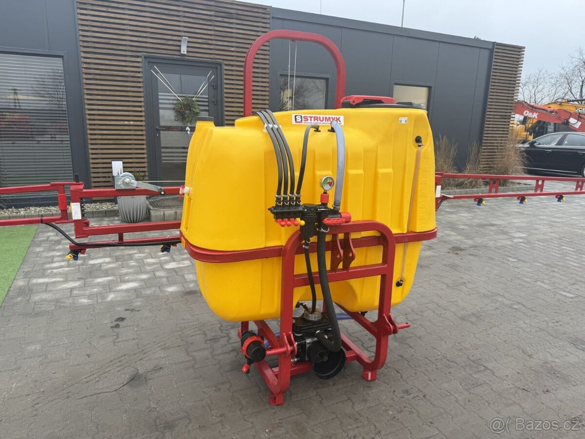 Postřikovač 600L 12m STRUMYK
