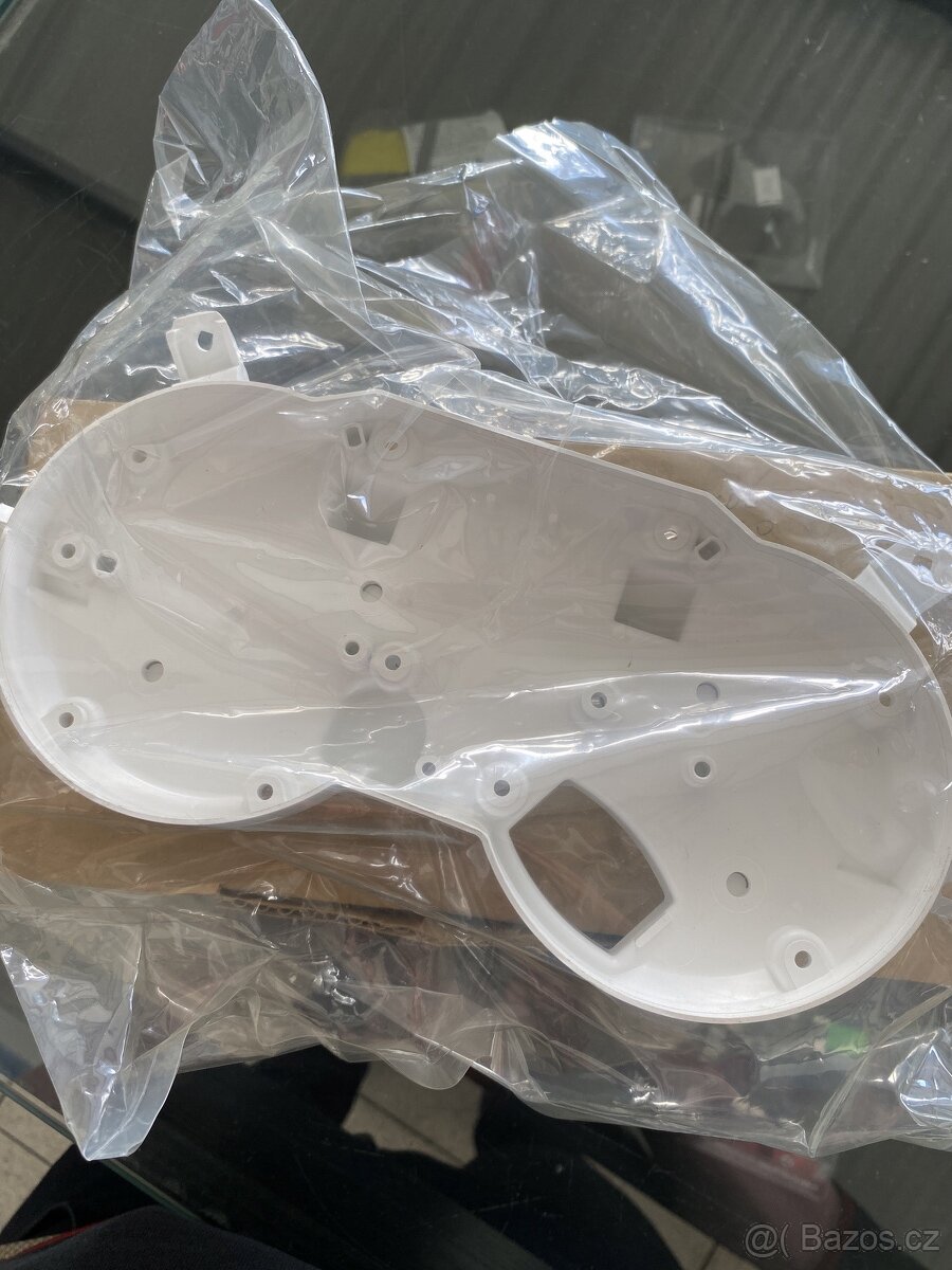 Suzuki GSF kryt tacho