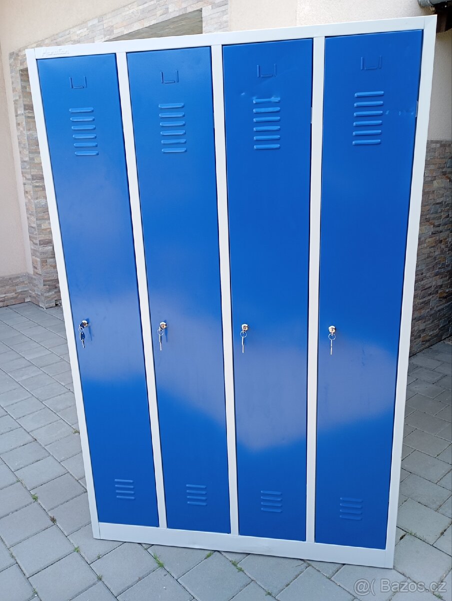 Šatní skříň 4 oddíly