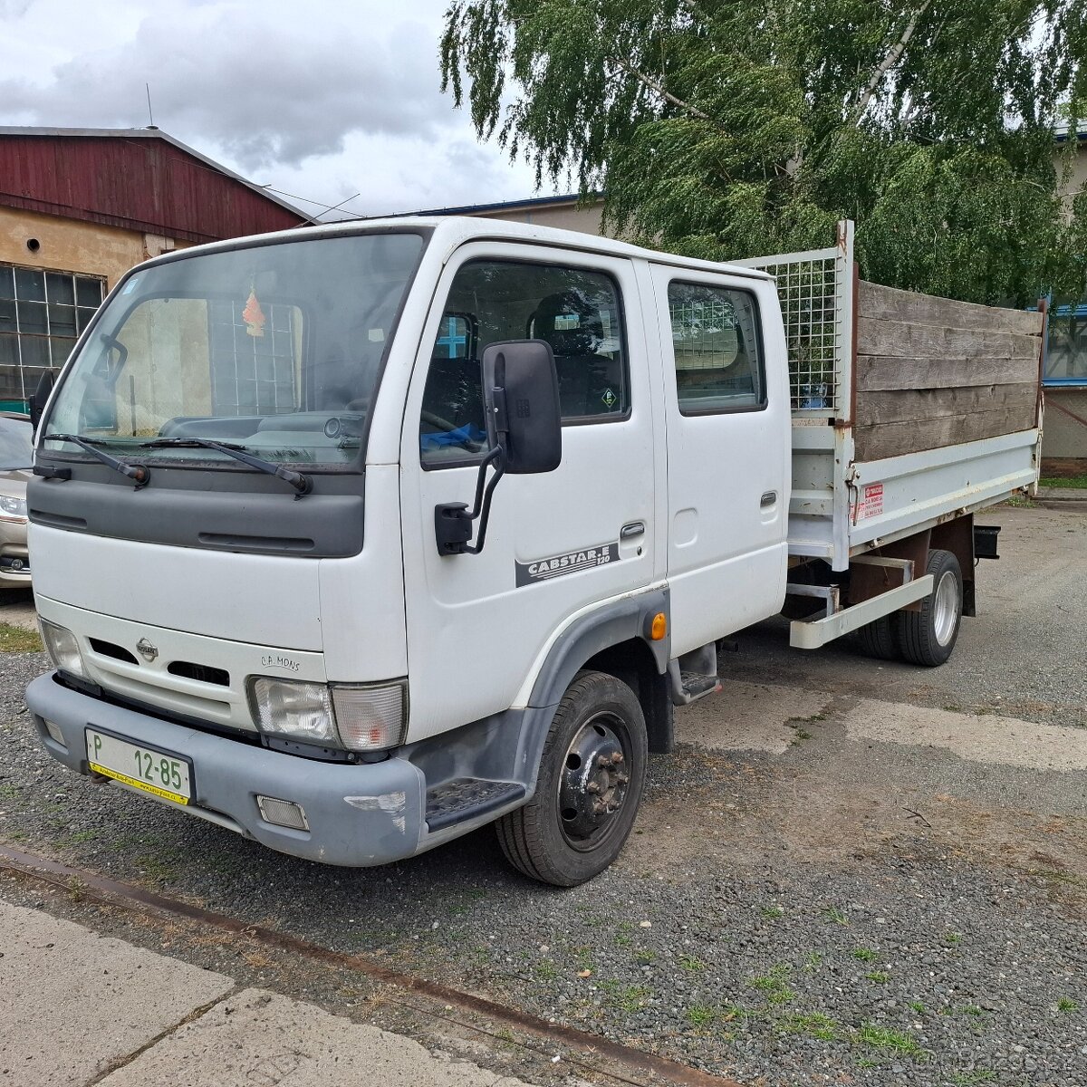 NISSAN CABSTAR SKLÁLĚČ JEDNOSTRANNÝ, R.2003, 7 MÍST