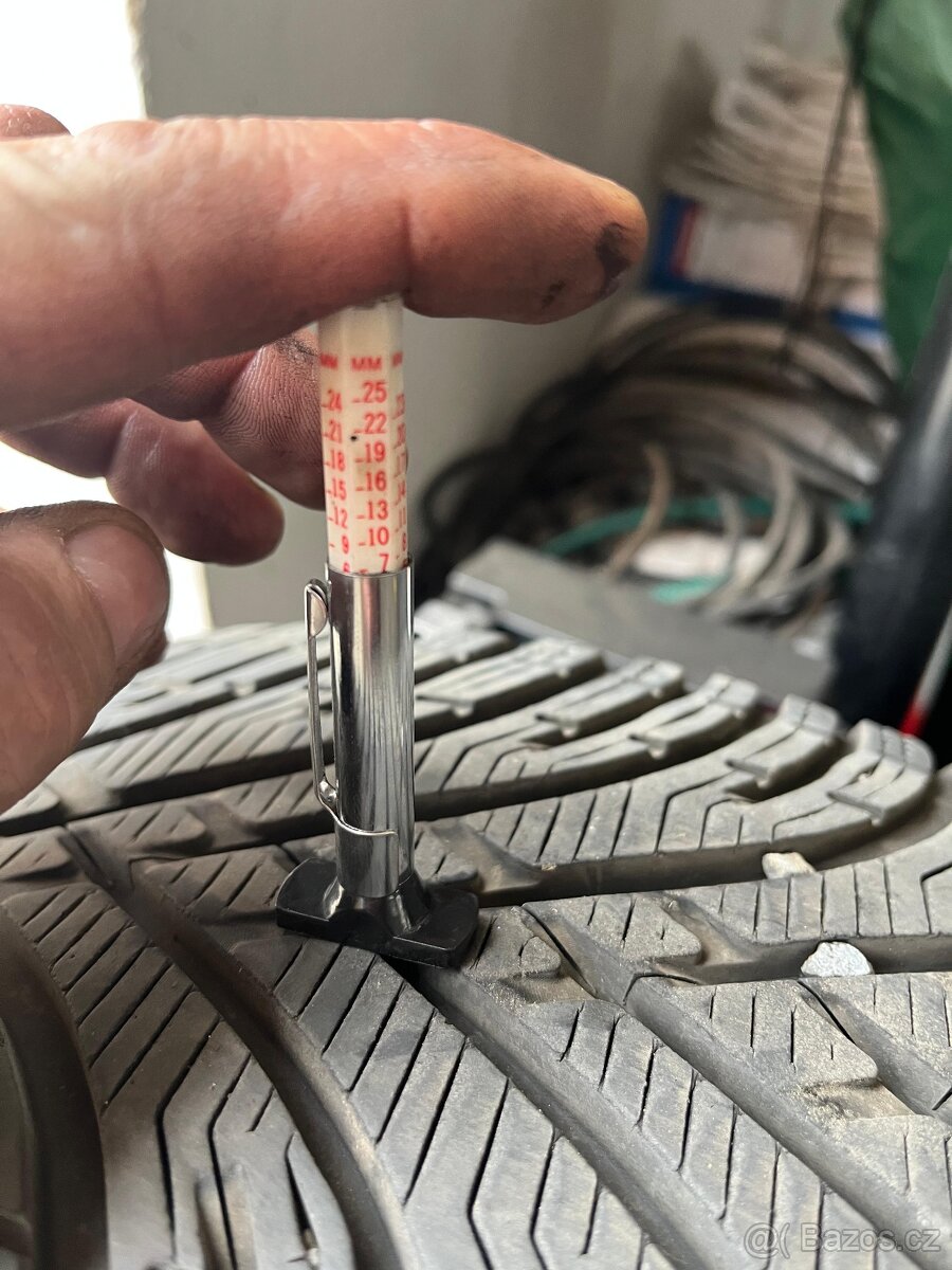 Kleber Krisalp 245/40 R19 98 V XL Zimní