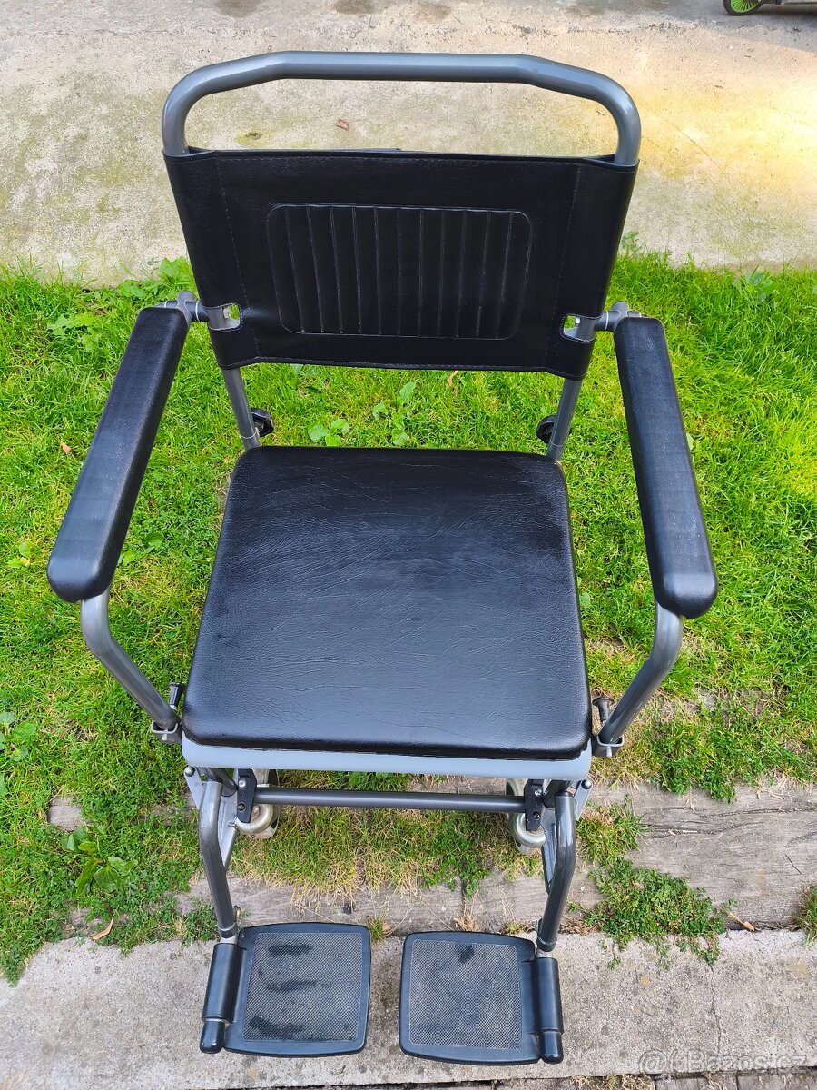 Toaletní křeslo