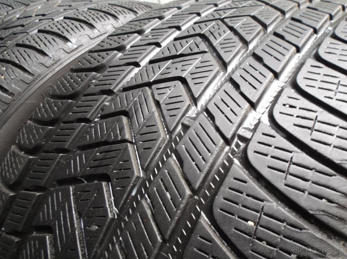 285/35/22 106V PIRELLI 4KS ZIMNÍ