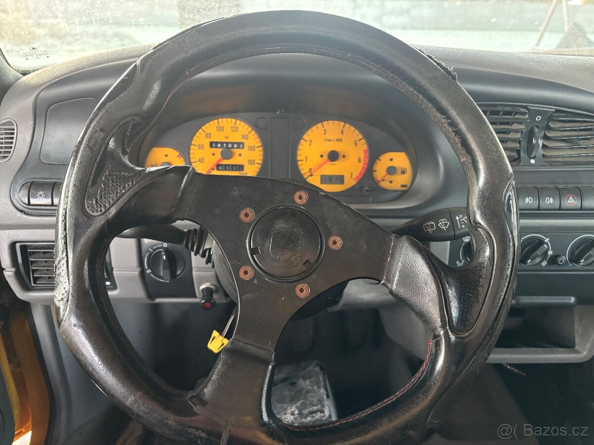 Sportovní volant felicia