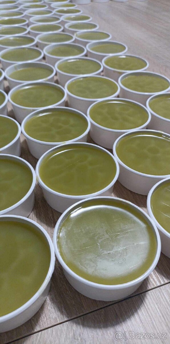 Špičková domácí konopná a měsíčková mast