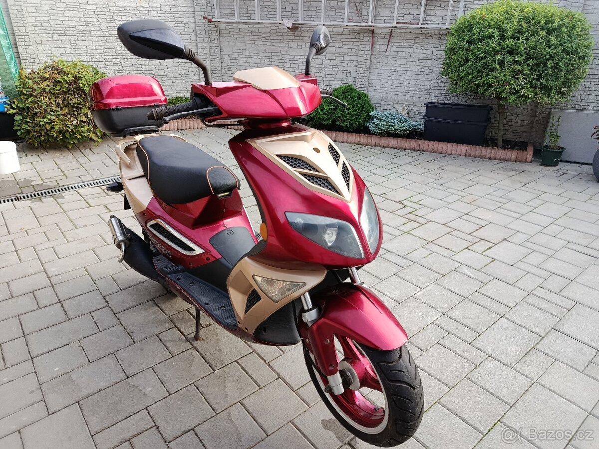Skútr Korado 125