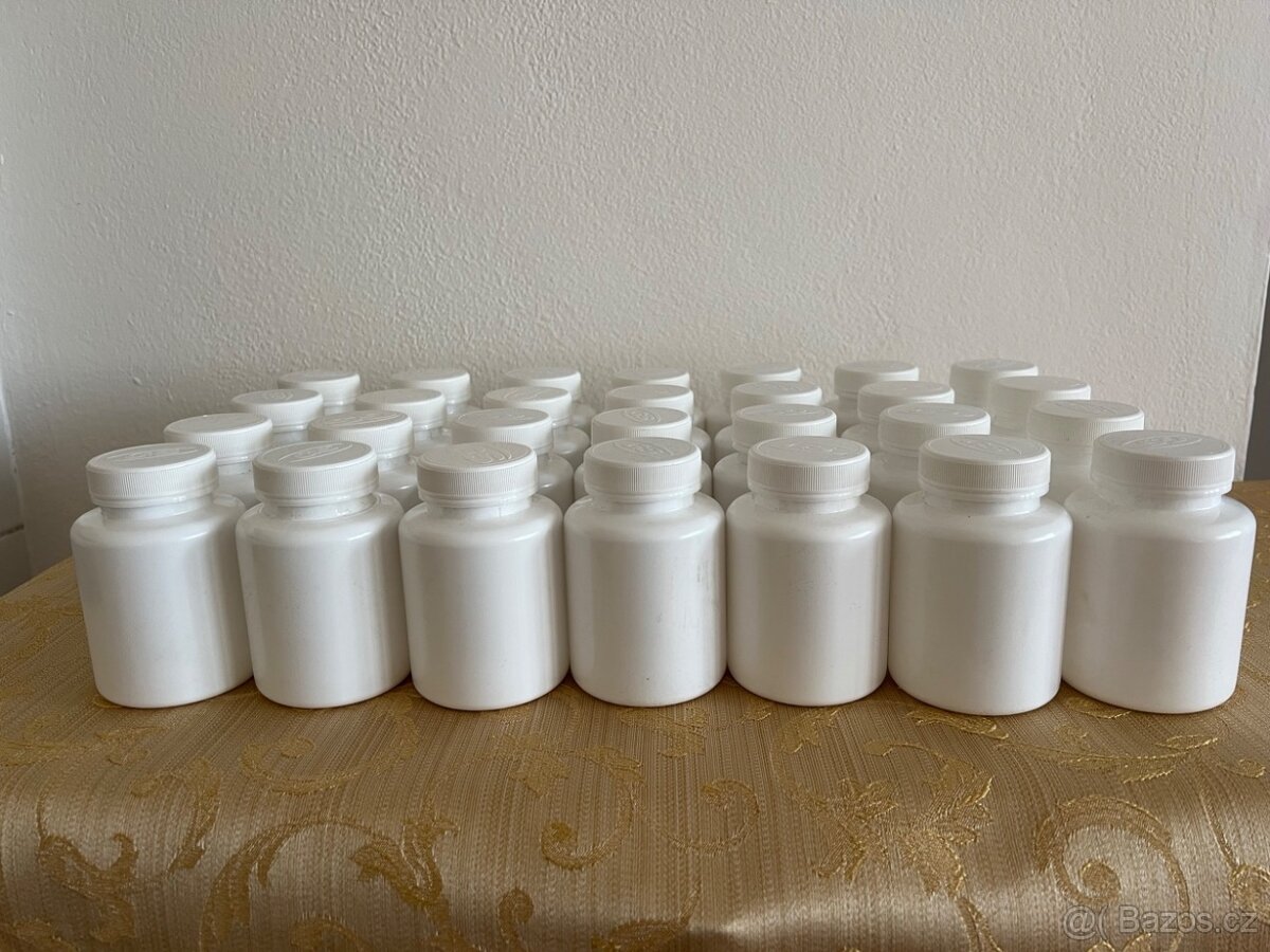 Bílé plastové dózy