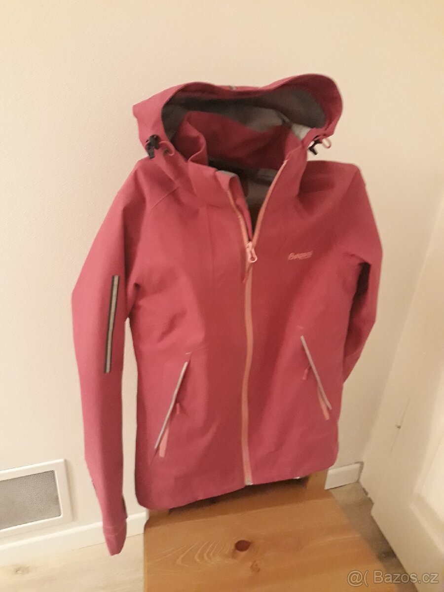 Dívčí bunda Bergans vel.152