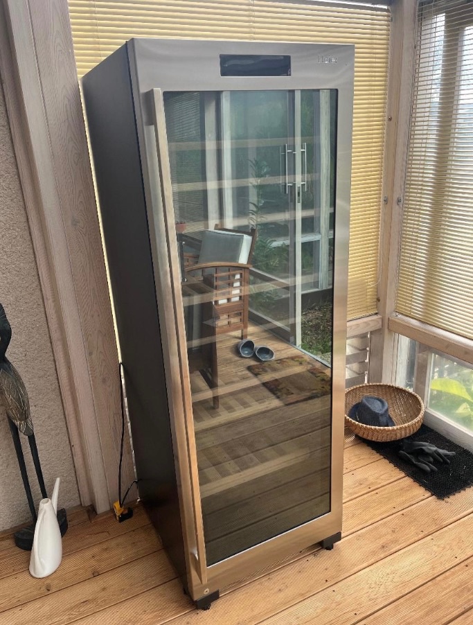 Velká dvouzónová vinotéka Haier WS136GDBI – 136 lahví, prosk