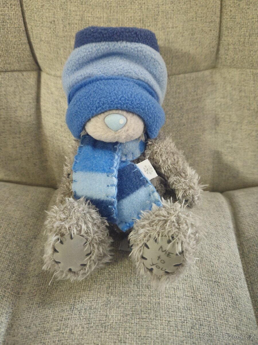 Malý zimní medvídek Me to you v čepici