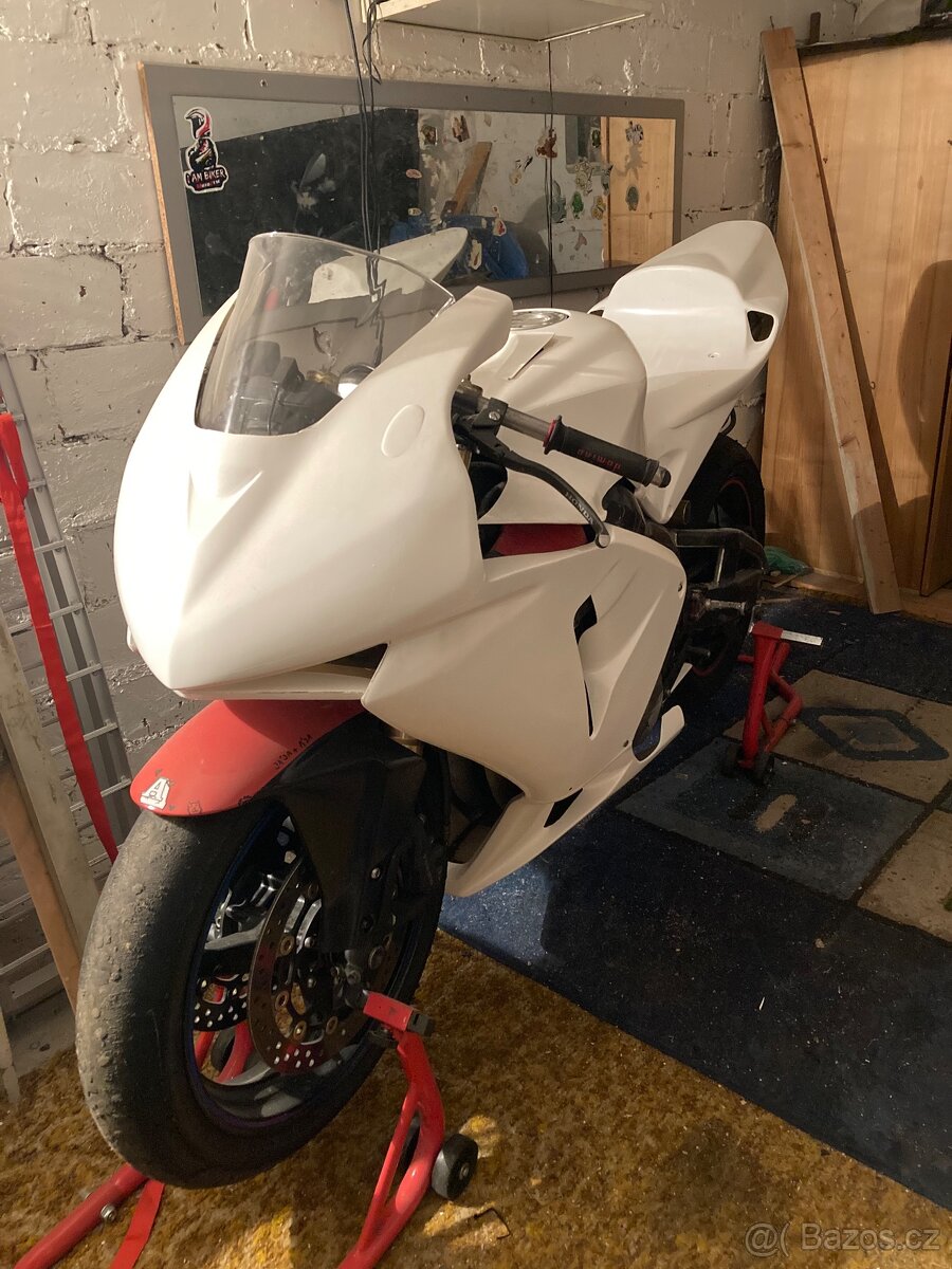 Honda cbr 600rr okruhovka
