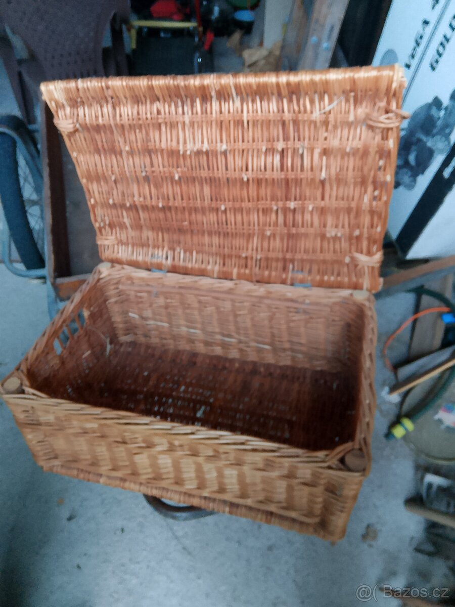 Prodám proutěný koš
