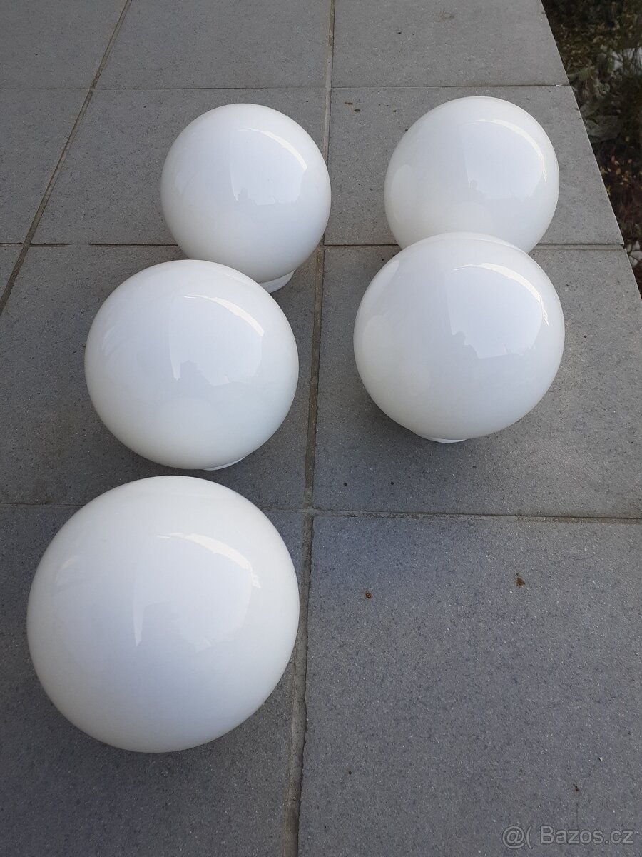 Skleněné baňky na lustr