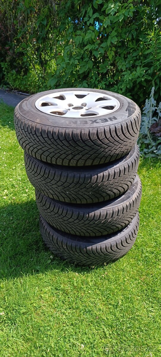 Alu kola se zimáky R15