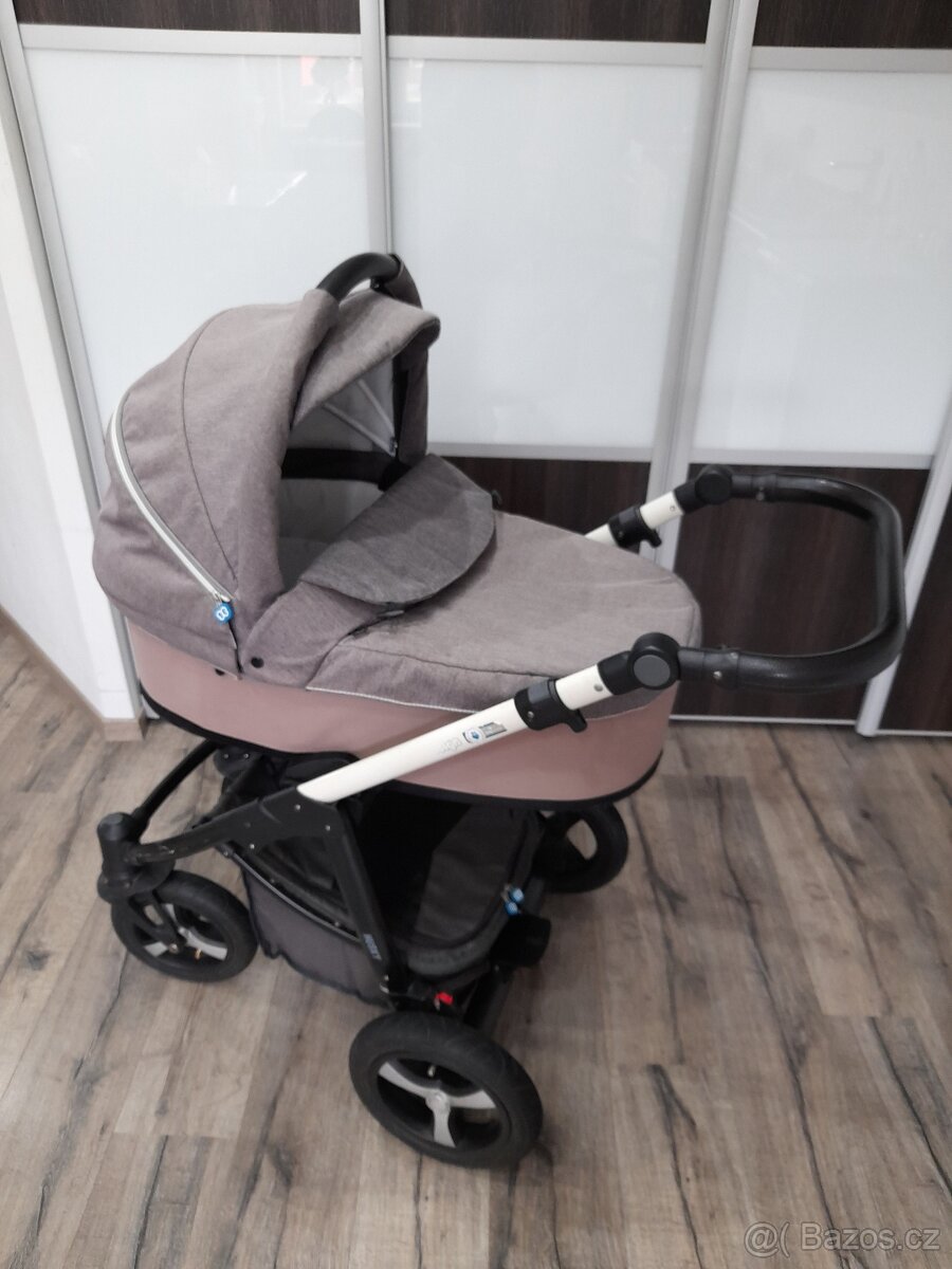 Kočárek Baby Design Husky