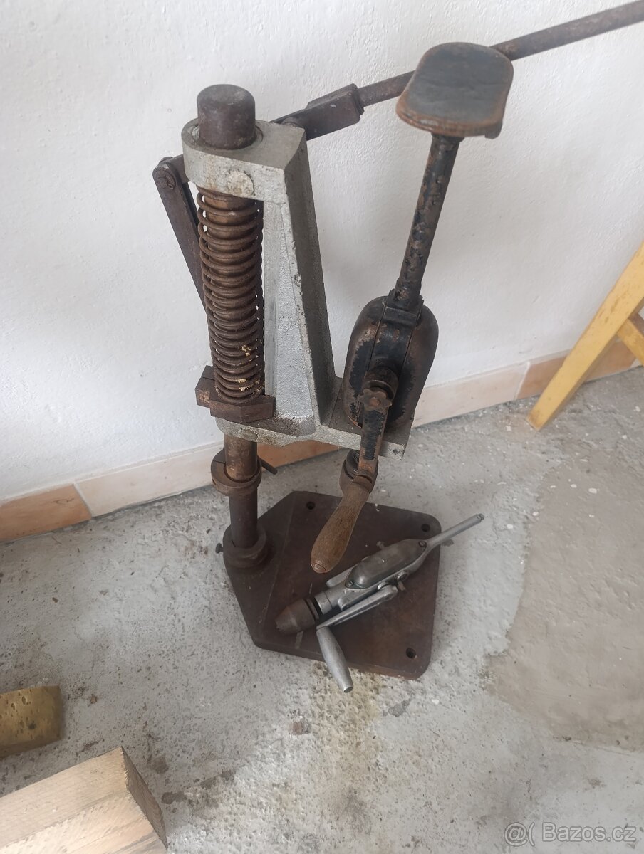 Ruční retro vrtačky+držák