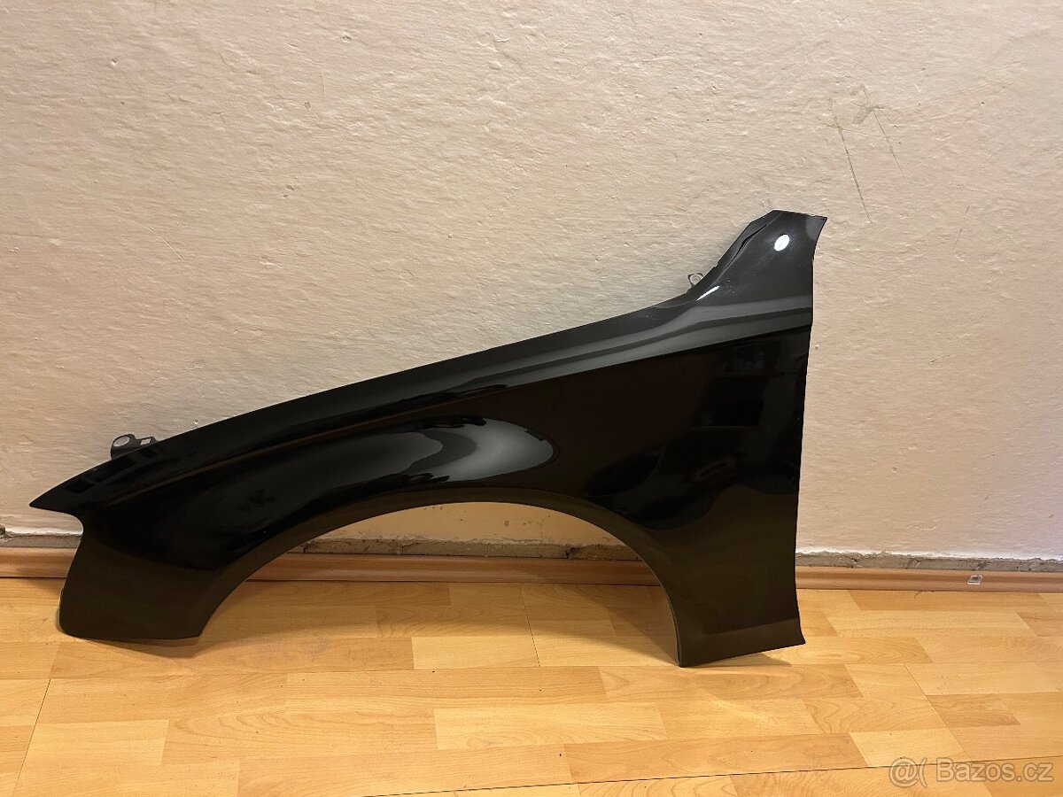 Prodám, PP a LP blatník na Audi A4b8 sLine