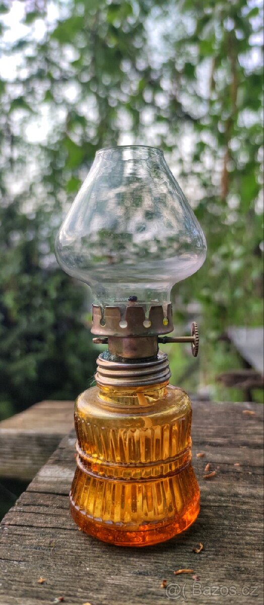 Malá petrolejová lampa