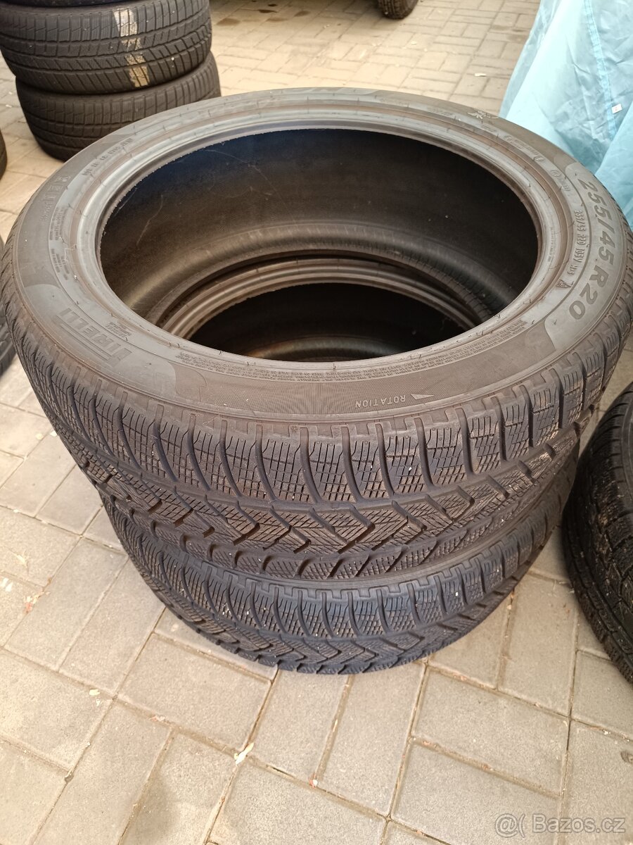 Zimní pneu Pirelli Scorpion Winter 255/45 r20