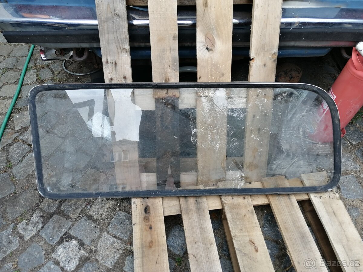 VW Bus Transporter Kulaták t2 pravé zadní boční okno