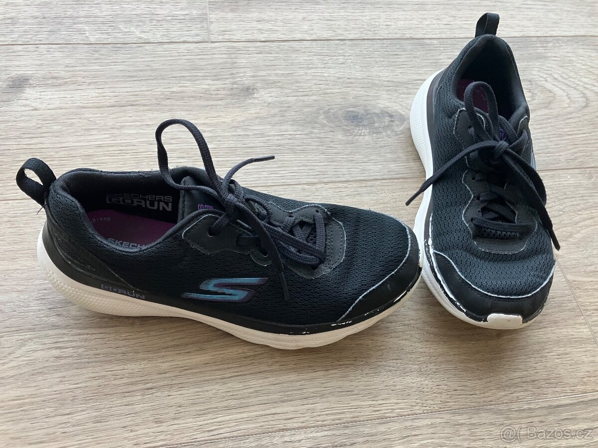 Tenisky Skechers go run vel. 36