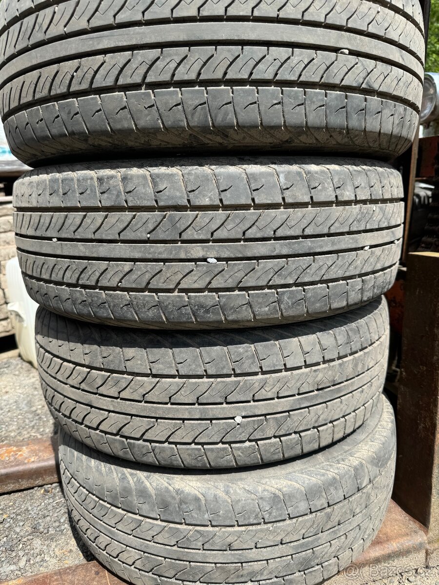215/60R17C nankang