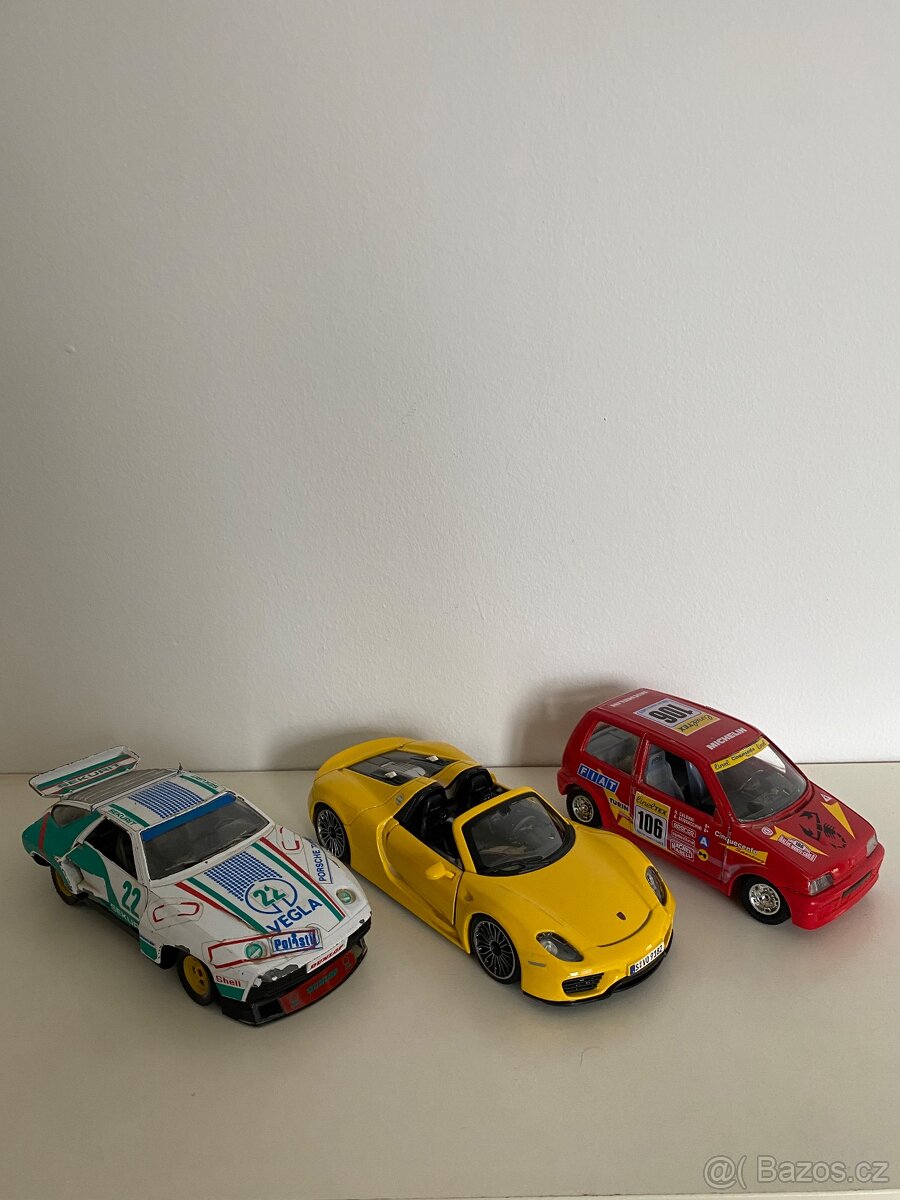 1:24 modely autíčka Bburago