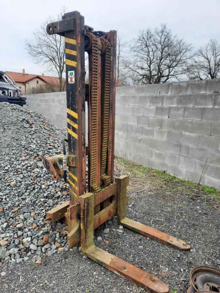 Prodám věž - zdviž za traktor do 3. bodu