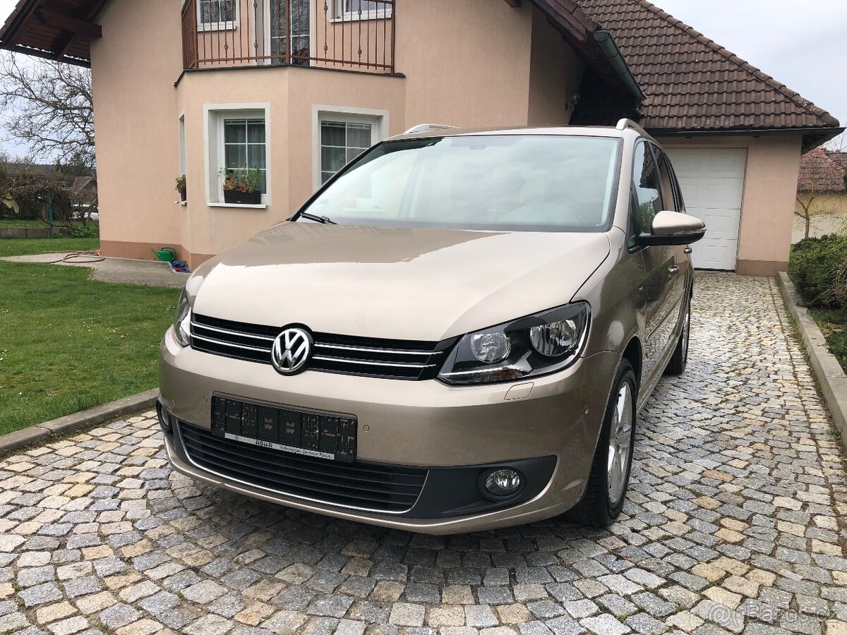 Volkswagen Touran 1,6 TDI 77 KW Panorama Plný servis VW