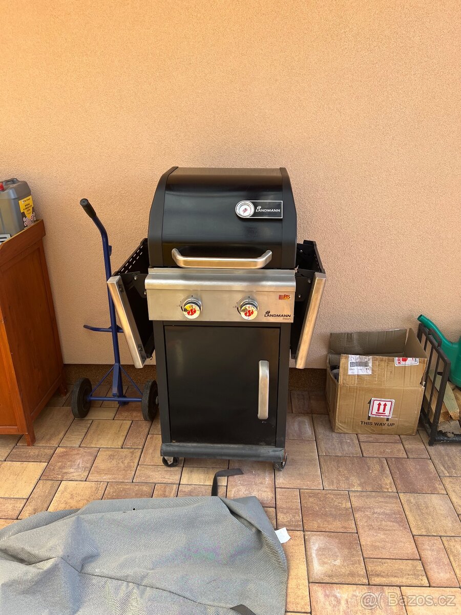 Zahradní grilv LANDMANN Triton