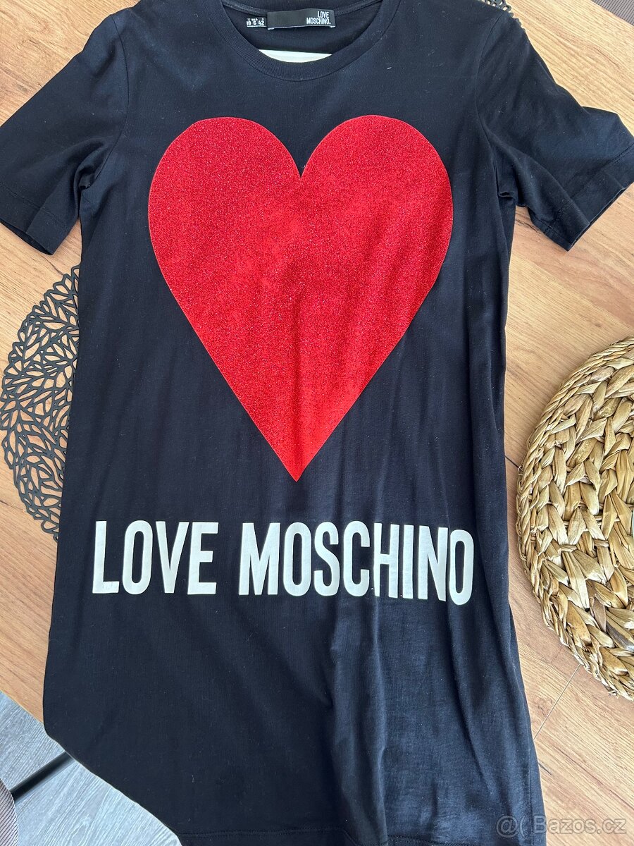 Moschino šaty