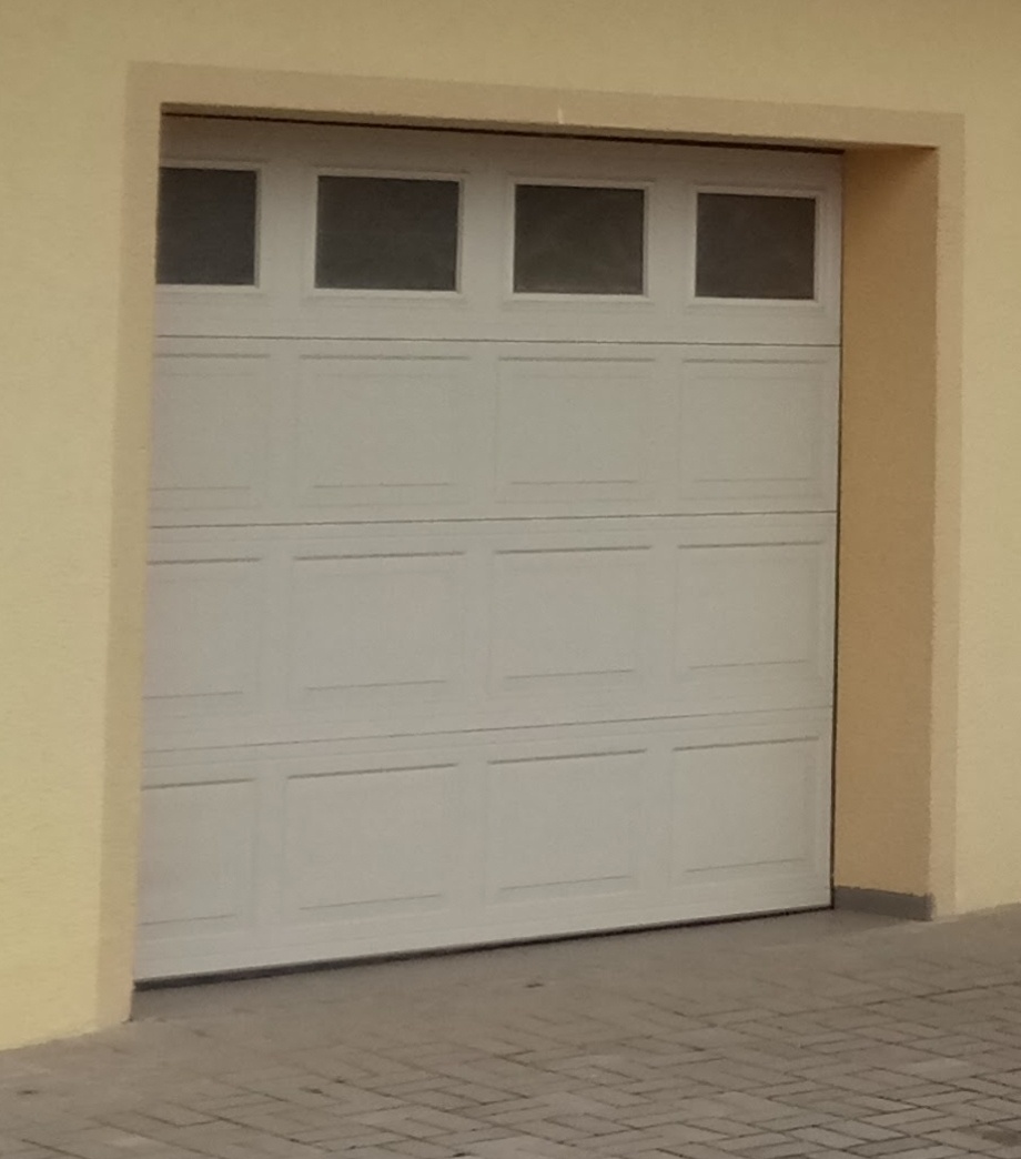 garážová vrata s pohonem liftmaster 600