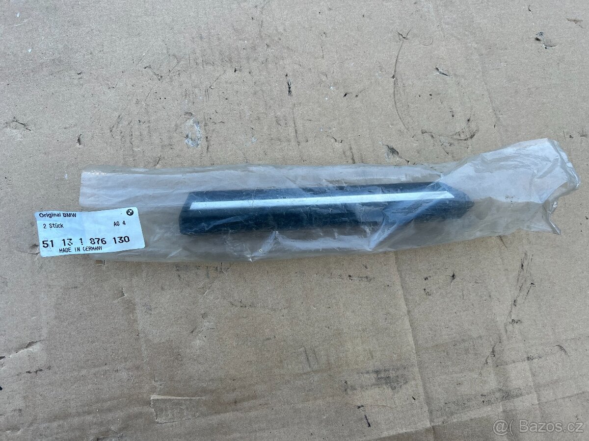 BMW e30 pravá přední lišta blatníku NOVÁ 1876130