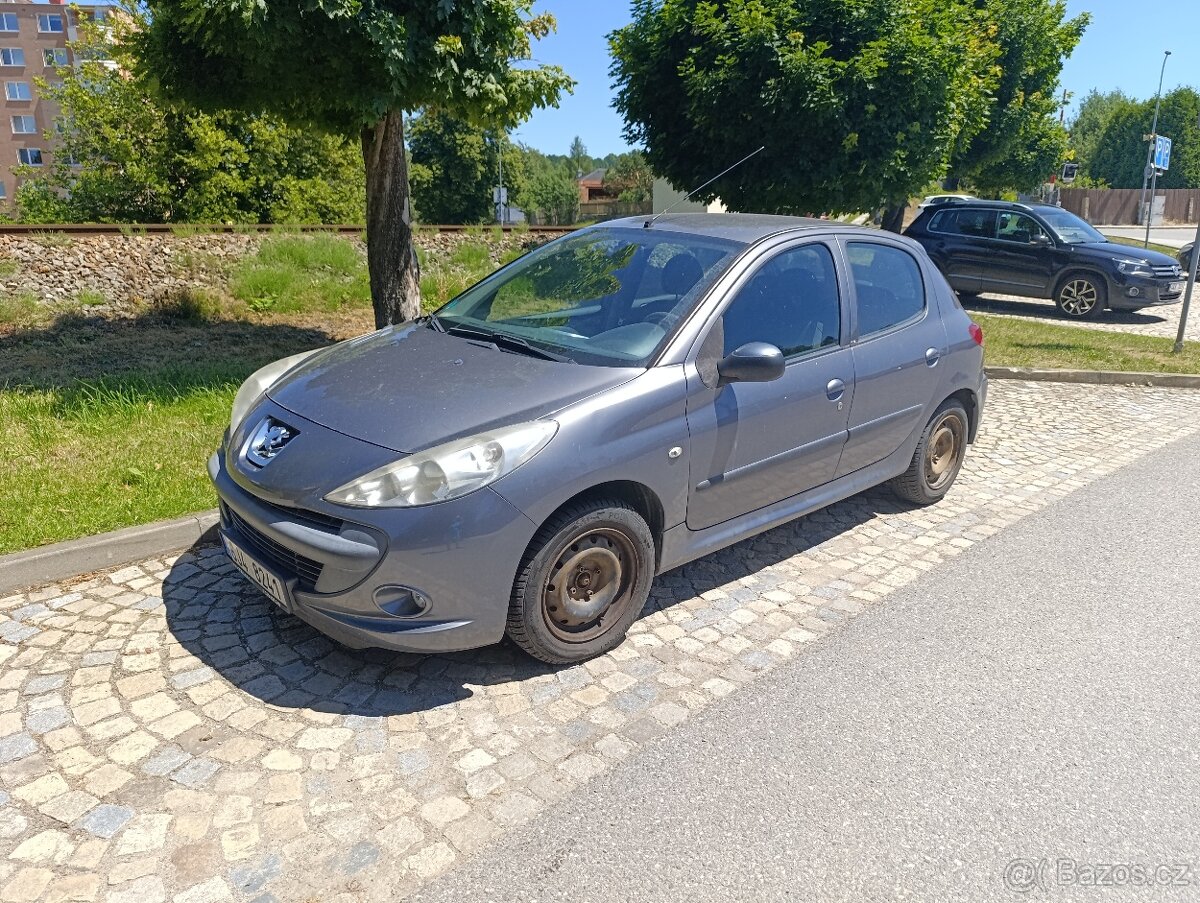 Prodám Peugeot 206, benzin