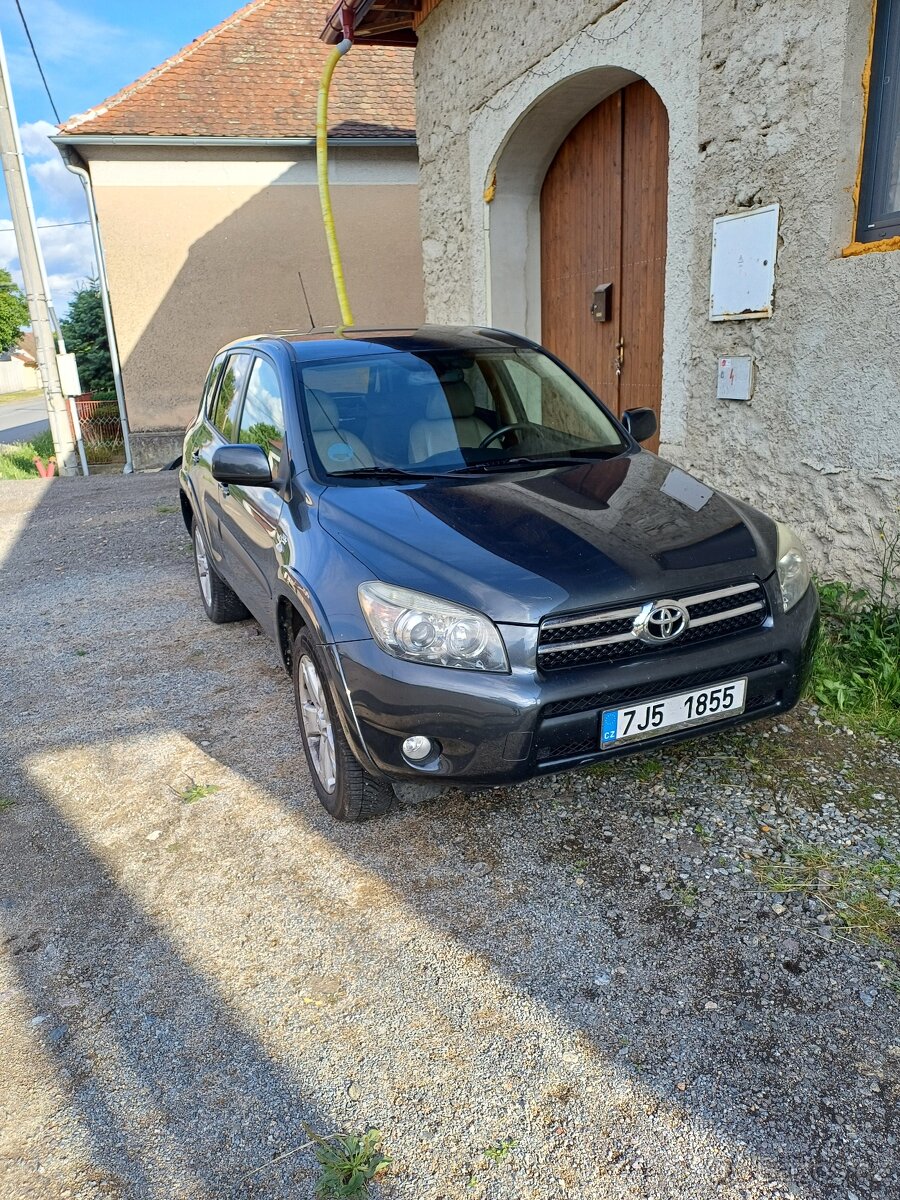 TOYOTA RAV4 2.2D 130kw