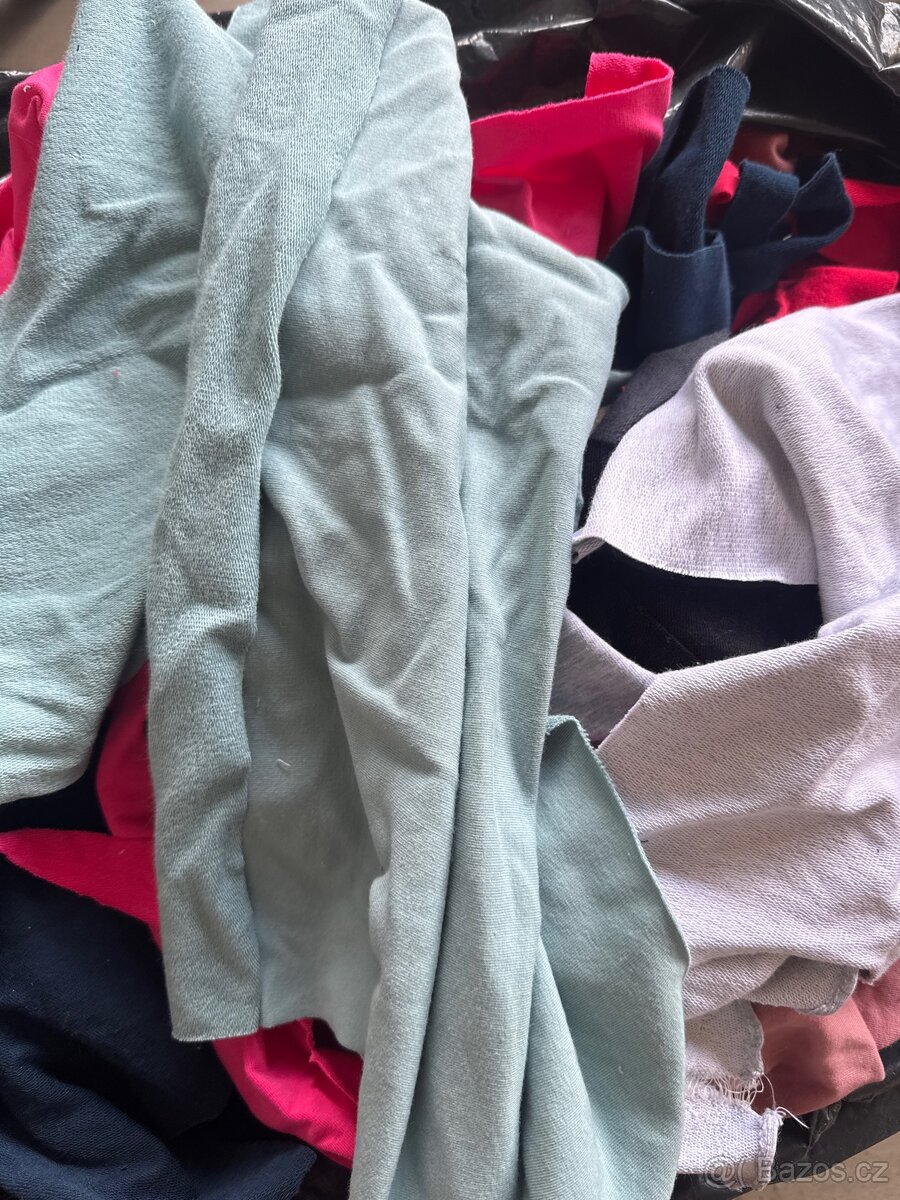 Latky zbytka kvalitni teplakovina cca 20kg