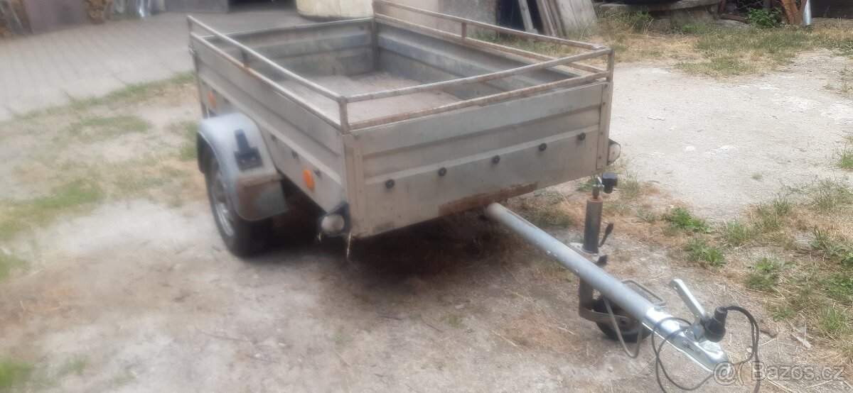 Vozík za auto