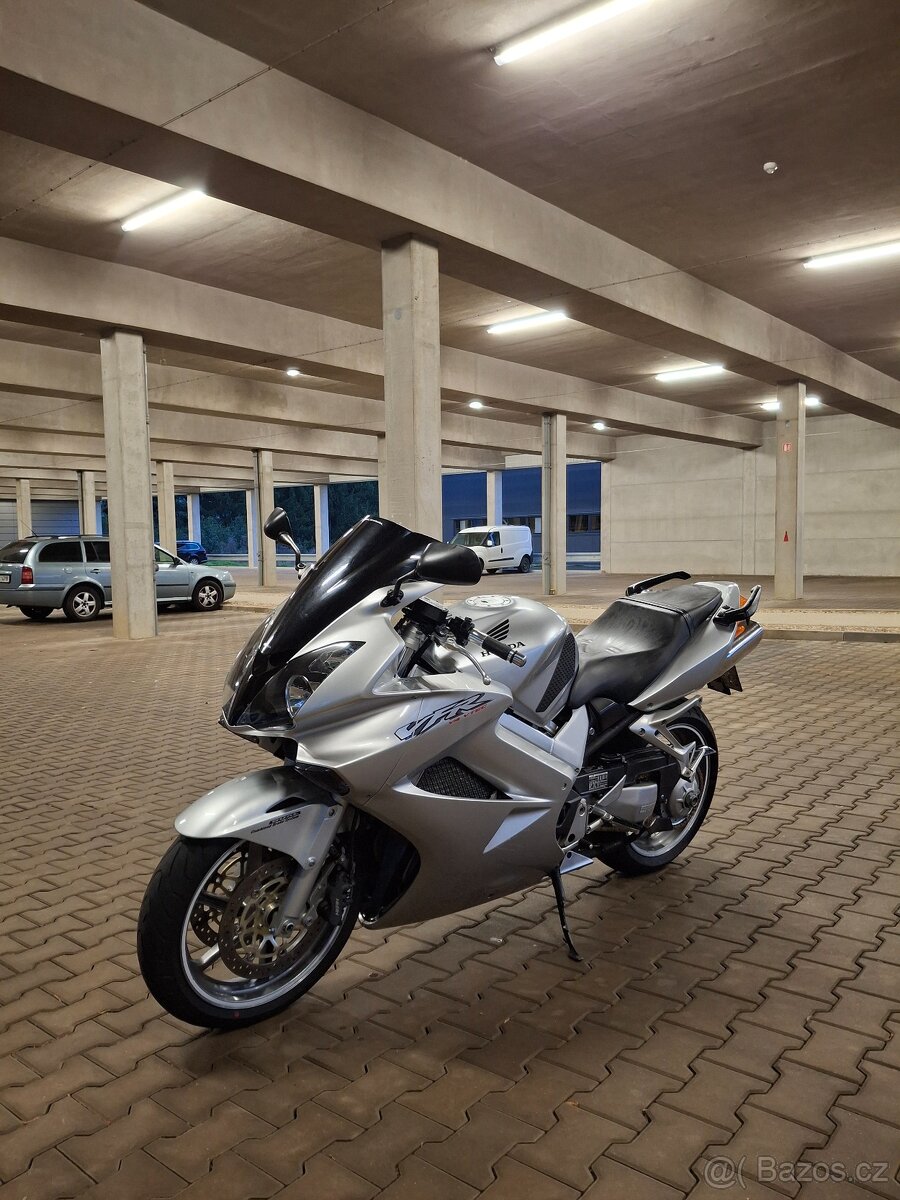 Honda vfr 800 2005