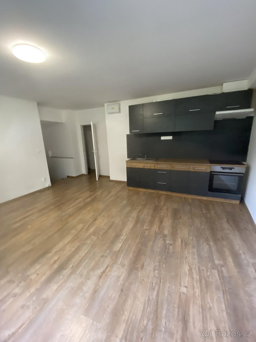 Pronájem bytu 2+kk, 48 m, Jiskrova 89/21, Děčín - Děčín VII-