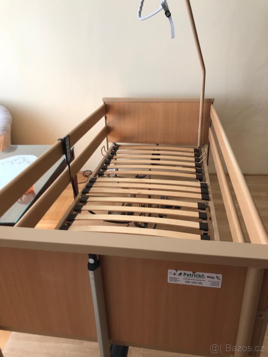 Zdravotní elektrická polohovací postel